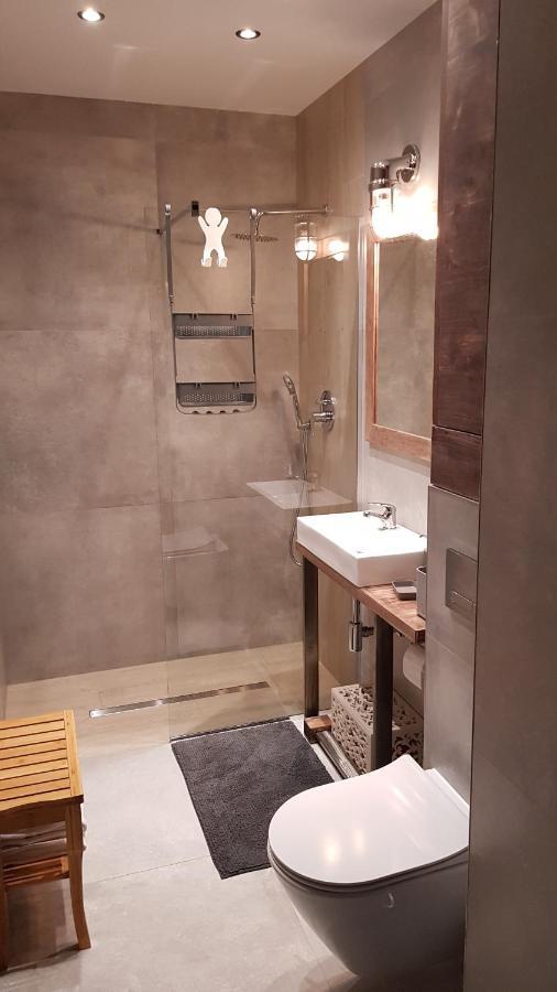 Апартаменти Apartament Julia Лєско Екстер'єр фото